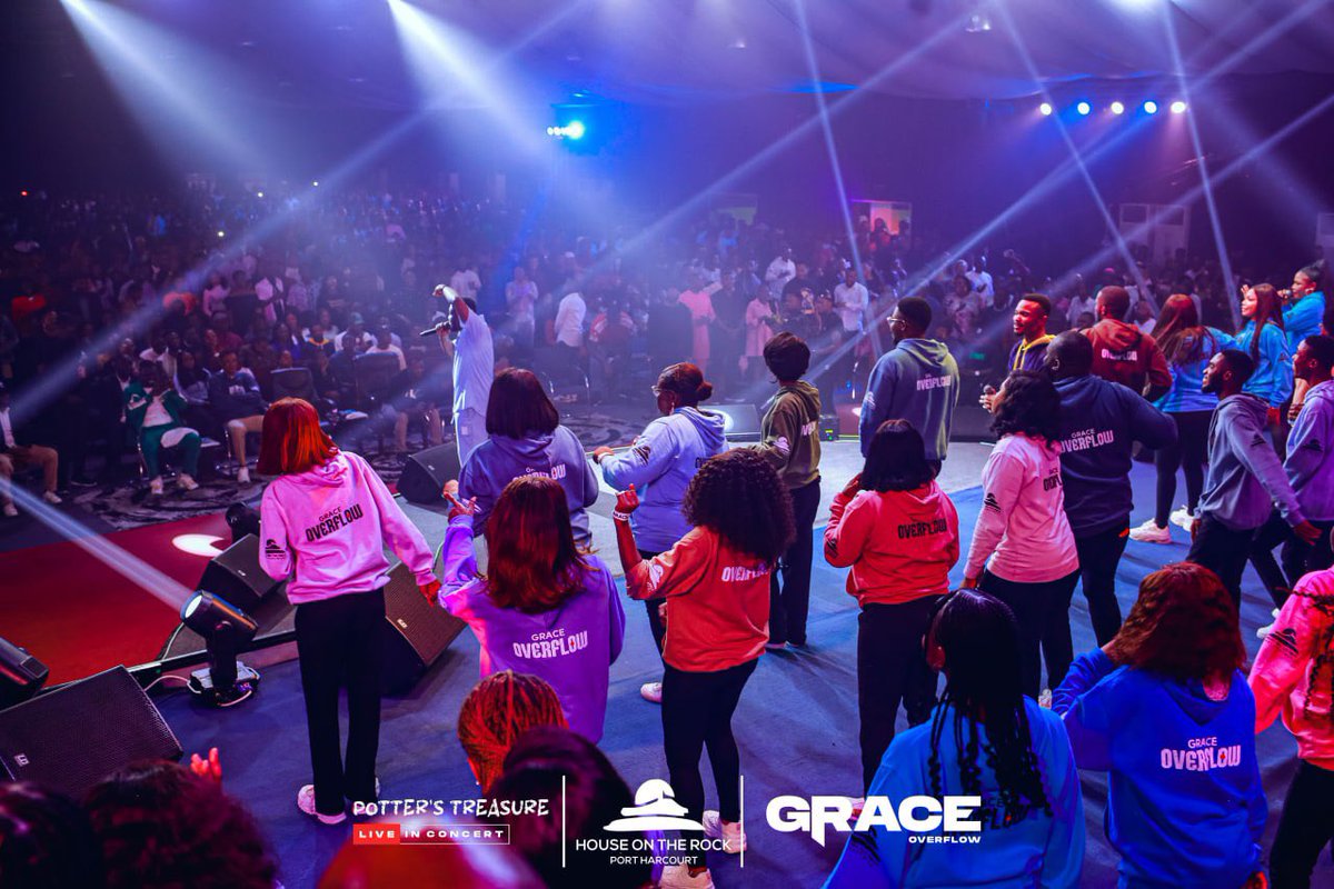 HOTRphc's tweet image. The magical combination of Prinx Emmanuel&apos;s exceptional talent &amp;amp; the enchanting voices of Potter&apos;s Treasure had everyone on their feet, dancing joyously &amp;amp; capturing the beautiful moments on videos. It was an unforgettable experience.

#GraceOverflow
#PottersTreasureLiveInConcert