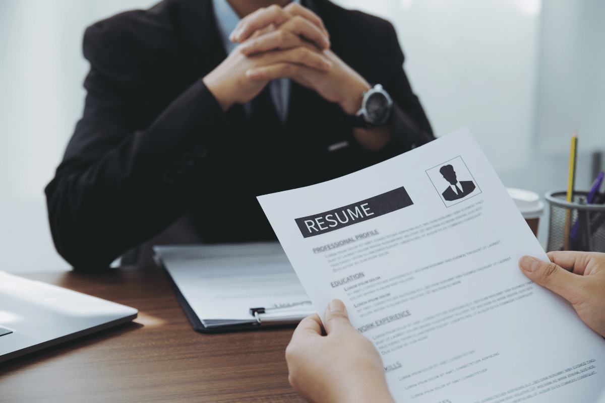 thecvme's tweet photo. An online resume allows you to create a personal brand that represents your unique skills, experiences, and personality. This branding can help you stand out from other candidates and leave a lasting impression on employers.

#OnlineResume #JobSearch #Job #TheCV #PostJob #CV https://t.co/HP1phyyJD2