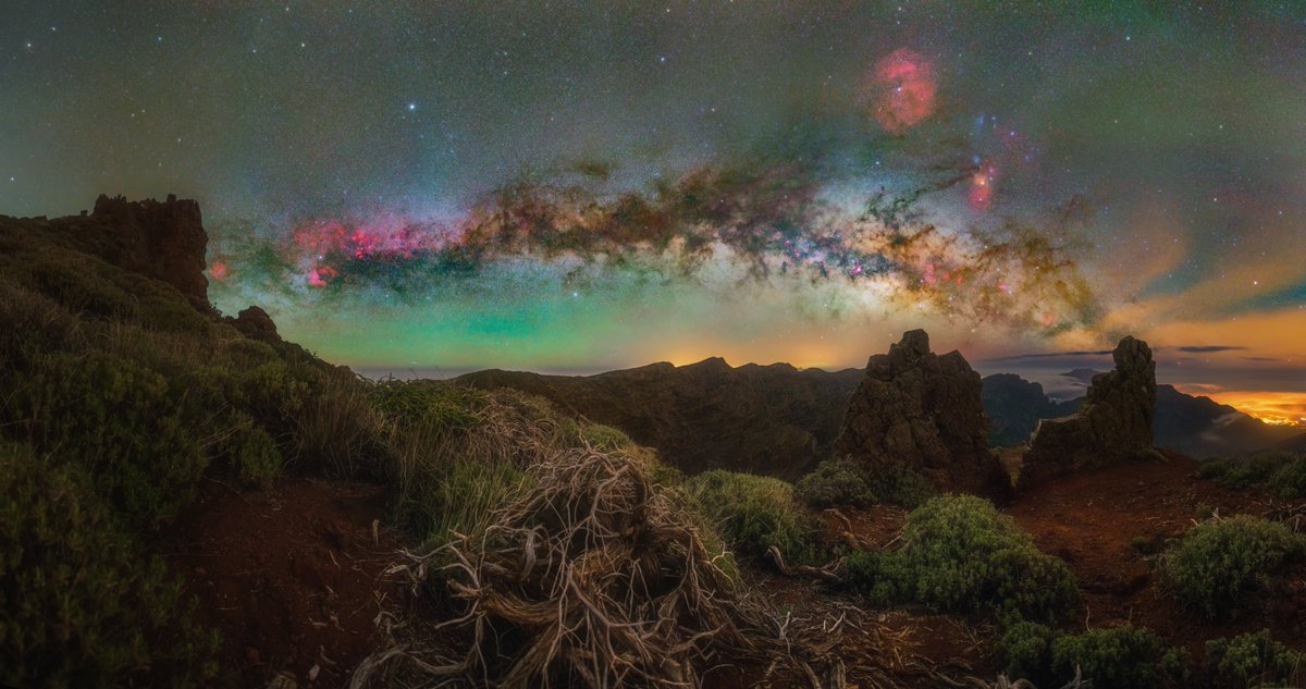 La temporada de fotografíar el centro galáctico la estrené allá por marzo con esta panorámica en la isla de la Palma, desde entonces solo he salido una vez en todos estos meses...creo que me tengo que volver a poner las pilas, me sorprende que me siga acordando de procesar jajaja