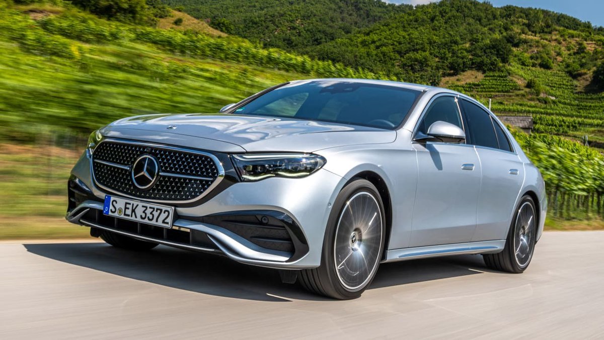 AutoExpress's tweet photo. The new E-Class is here, and it’s an example of Mercedes at its best…>> https://t.co/GNSjZVs74H https://t.co/Y1igeRj4fp