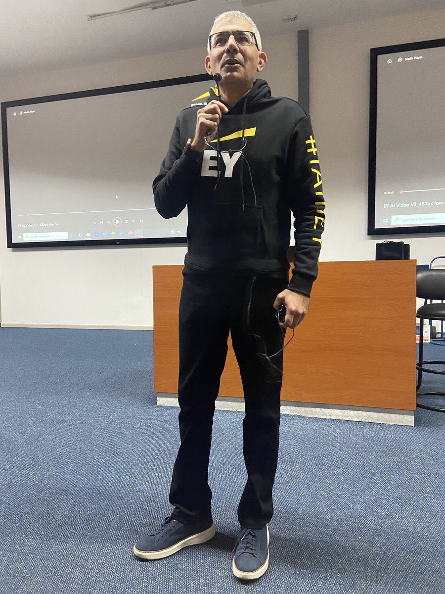 What an absolute honour to have Prof <a href="/ajensita/">ajen sita</a> (UJ Professor of Practice and the CEO of <a href="/EY_Africa/">EY Africa</a>) in the #UJCTA2023 class today speaking about #4IR, #AI, #ChatGPT and the exciting future of the Accounting profession #UJ #LeadersInAccountingEducation