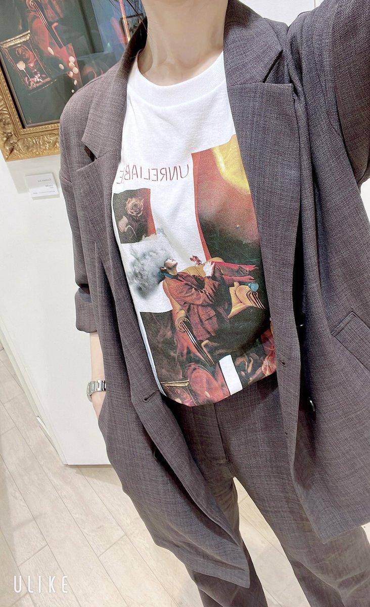 Lirua_Kannagi's tweet photo. #NYUCA
今回制作しました、
Unreliable love Tシャツは
セットアップにも映えます。
ぜひ、日常に華やかな非日常を取り入れてみてはいかがでしょう?
お求めはこちらから↓
(NYU:CAグッズも明日までの受注となっております!!)
https://t.co/Sf2SDvVMZu https://t.co/Elpm5leuau