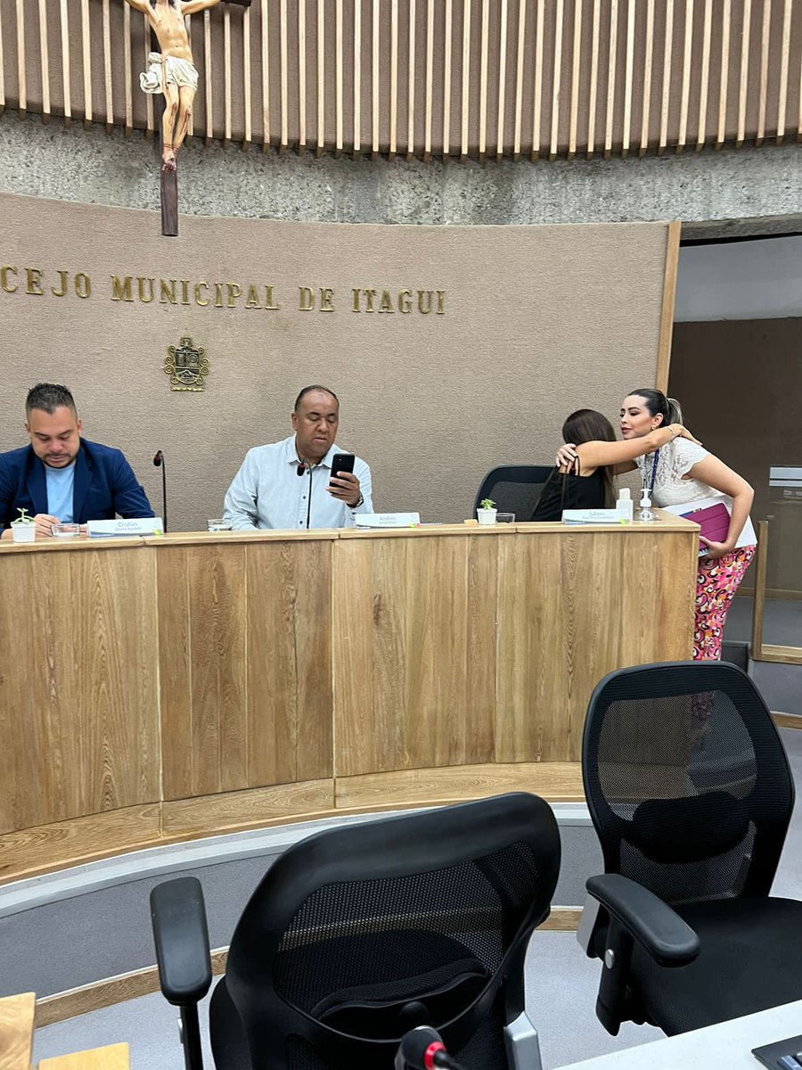 d_cardonaduque's tweet photo. Hoy tuve la oportunidad de presentar ante los honorables concejales del municipio, lo que será la prueba piloto del Programa de Reconocimiento y Formalización de Vivienda que realizará la administración municipal a través de la Secretaría de vivienda y hábitat. https://t.co/pChx99PmpR