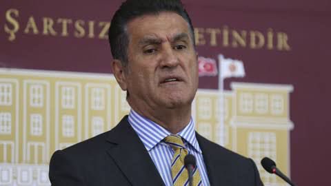 Bugün milletin temsilcilerinin bulunduğu Yüce Meclisimiz’de yapılan saldırıyı kınıyorum.
Gücünü bulunduğu koltuktan değil, halkın iradesinden alanların korkacak veya çekinecek bir şeyi yoktur.
Her zaman ki gibi çalışmalarımıza ve  vatandaşlarımız ile bir arada olmaya devam