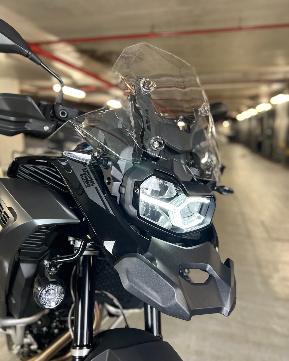 BMWPL_Bikes's tweet photo. The F 850 GS is ready for everything that may come its way. In particular on alternating terrain, it offers you safety and comfort with a variety of features – and plenty of riding enjoyment.

#bmw #motorrad #bmwmotorrad #bikes #bikesofinstagram #bikers #850GS #BMW850GS https://t.co/k3y6kp0KRn
