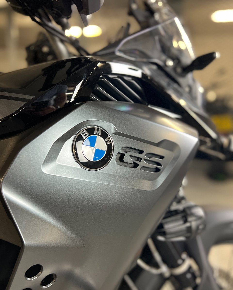 BMWPL_Bikes's tweet photo. The F 850 GS is ready for everything that may come its way. In particular on alternating terrain, it offers you safety and comfort with a variety of features – and plenty of riding enjoyment.

#bmw #motorrad #bmwmotorrad #bikes #bikesofinstagram #bikers #850GS #BMW850GS https://t.co/k3y6kp0KRn