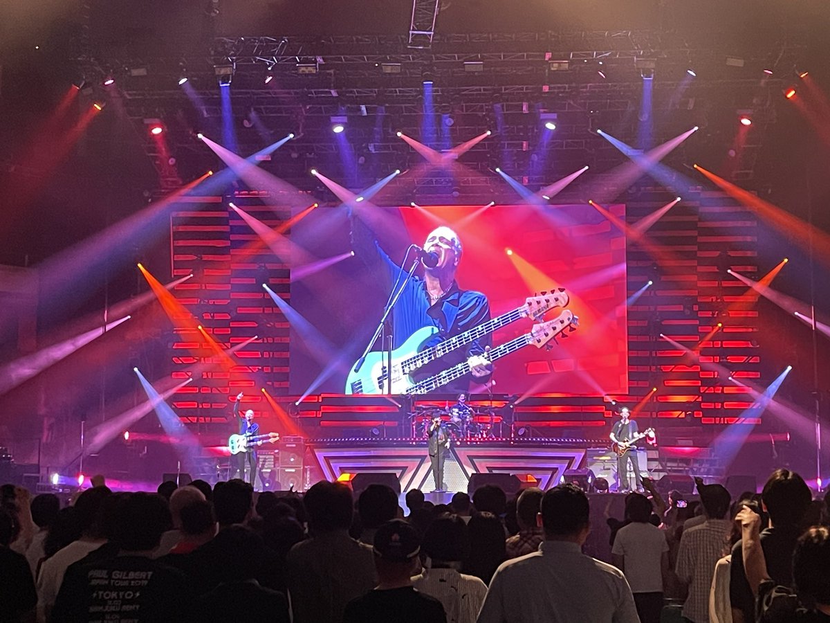BillyonBass's tweet photo. What a night. Very very emotional. Sold out Tokyo Budokan, filled with our dearest friends — these wonderful people have been with us for 34 years. Bitter sweet indeed. We will always be forever grateful for their unlimited kindness. Arigato to all of you♥️
Last show. Tomorrow night.
