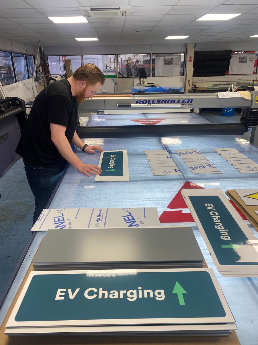 Stocksigns tweet media