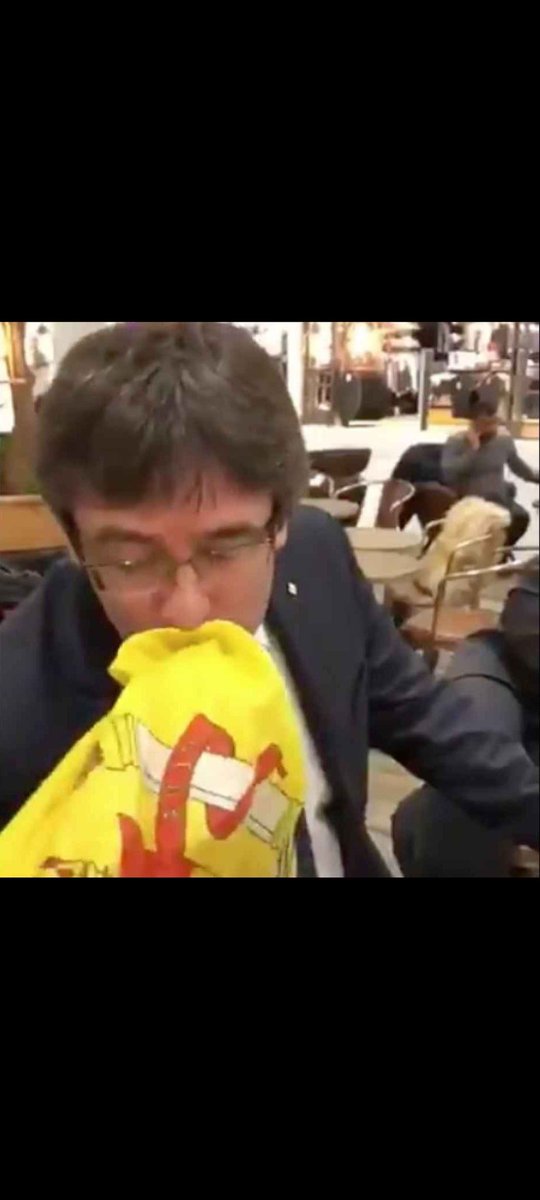 MarioNietoA26's tweet photo. Yo estoy con este señor hasta el final, sé que elegirá bien y elegirá un gobierno de progreso antes que uno abiertamente fascista #Yoconpuigdemont #JxCat #EleccionesGenerales https://t.co/qLCkk04F8s