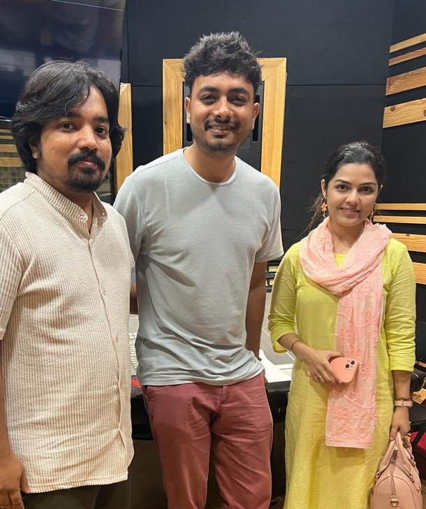 New Film Song coming soon🎵
Super recording session with these super talented people.
🤩
#marathisong
#ultramarathi
#orignaltrack
#romanticsong