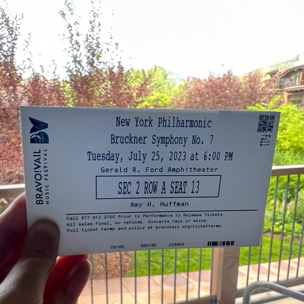 AmyHanaNotes's tweet photo. 100% chance I’m going to eat a hot dog or giant pretzel right behind Jaap van Zweden during my first-ever live Bruckner symphony. https://t.co/HYOmcsFNqd