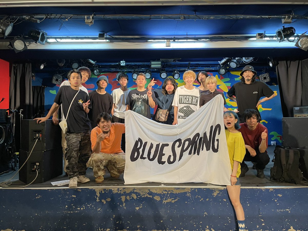 __BlueSpring__'s tweet photo. #8年目のくせに初ツアー
ファイナルシリーズ無事開幕🔥

ファイナルシリーズ大阪編ありがとうございました🔥🔥🔥 

出演してくれた
Left
The Dahlia
THE HINC
もありがとうございました！！ https://t.co/V25AT1I9RU