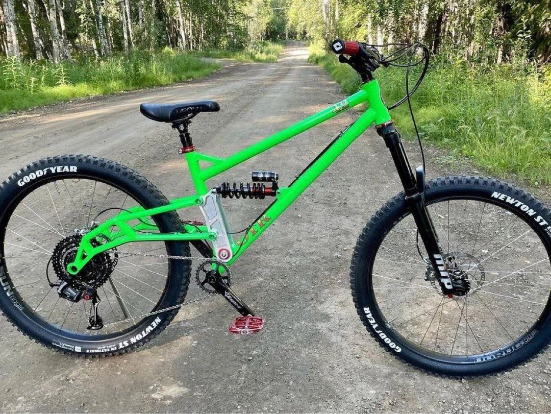 steelisrealmtb's tweet photo. Moving this week forward with a new brand. Take a peak at OT Racing from Fairbanks Alaska ๐บ๐ธ This is their latest offering, the OTR 42 ๐ชan all mountain free ride slayer ๐ค๐ฅ
#steelisrealmtb #steelisreal #steelFS #Steelfullsus #FSMTB #fullsuspensionbike #mountainbike #otracing https://t.co/kfwqE7ED7w