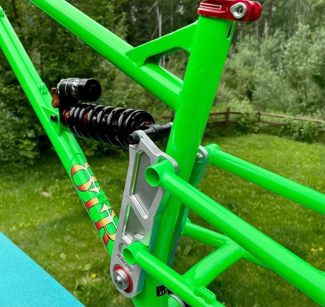 steelisrealmtb's tweet photo. Moving this week forward with a new brand. Take a peak at OT Racing from Fairbanks Alaska ๐บ๐ธ This is their latest offering, the OTR 42 ๐ชan all mountain free ride slayer ๐ค๐ฅ
#steelisrealmtb #steelisreal #steelFS #Steelfullsus #FSMTB #fullsuspensionbike #mountainbike #otracing https://t.co/kfwqE7ED7w