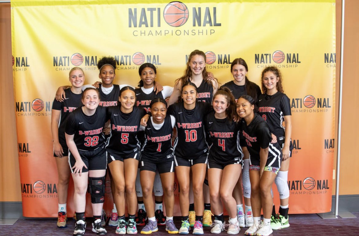 Bailey_Ford35's tweet photo. Here’s a few clips from my last 2 games in Orlando. Had an amazing time at my last aau tournament ever! So thankful for the whole B-Wright program. It has been an amazing 2 years with y’all!❤️🖤
@TbWbasketball1 
@Brand2theT https://t.co/ZGAwrc1RWr