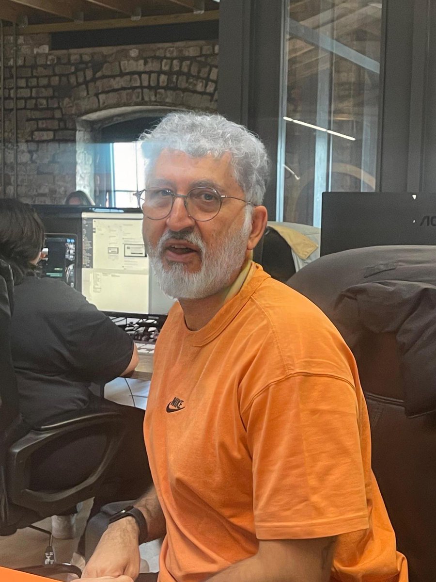 Happy one year Blaze-iversary to Mustafa 🧡

As you can tell by the before and after pictures he's had the year of his life 🤣

#blazemedia #marketing #digitalmarketing #marketingdigital #1year