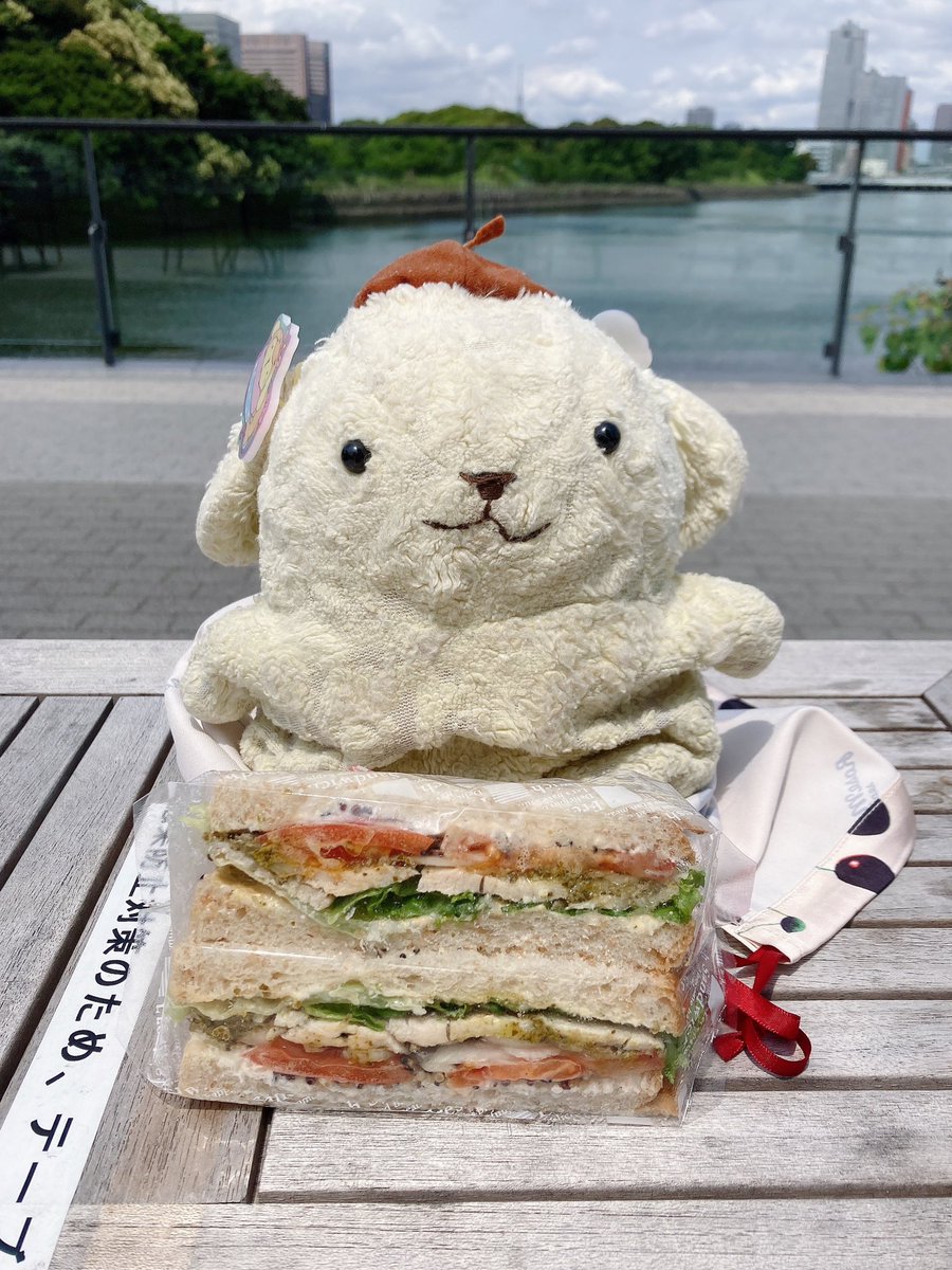 pakupurinn's tweet photo. 2021年6月
U・ω・U『プリンのだいすきなフランスのナチュラルスーパー、ビオセボンでサンドイッチかってもらって、そとでくったプリっ🥪😊☀️
こんな、いろいろはいったおいしいサンドイッチあるのかプリっ😲って、おどろいたプリっ❗️』
#浜松町
#アトレ竹芝
#BiocBon https://t.co/gU8U3asX47