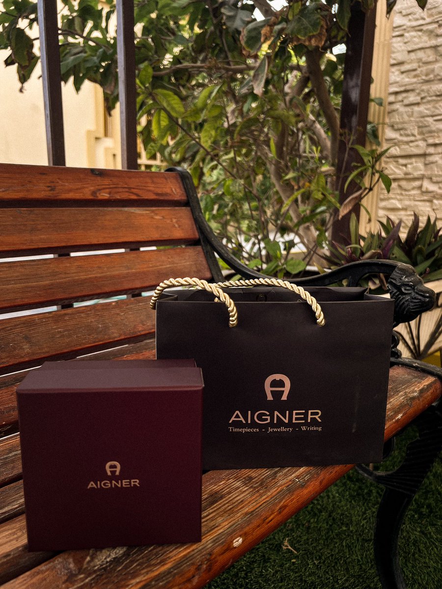 فخمهه هالميداليه من اجنر ،متبقي قطعه وحده بس منها .

تابعوا ستوري انستقرامي انزل فيه كل شي جديد :

instagram.com/khaloud_store?…