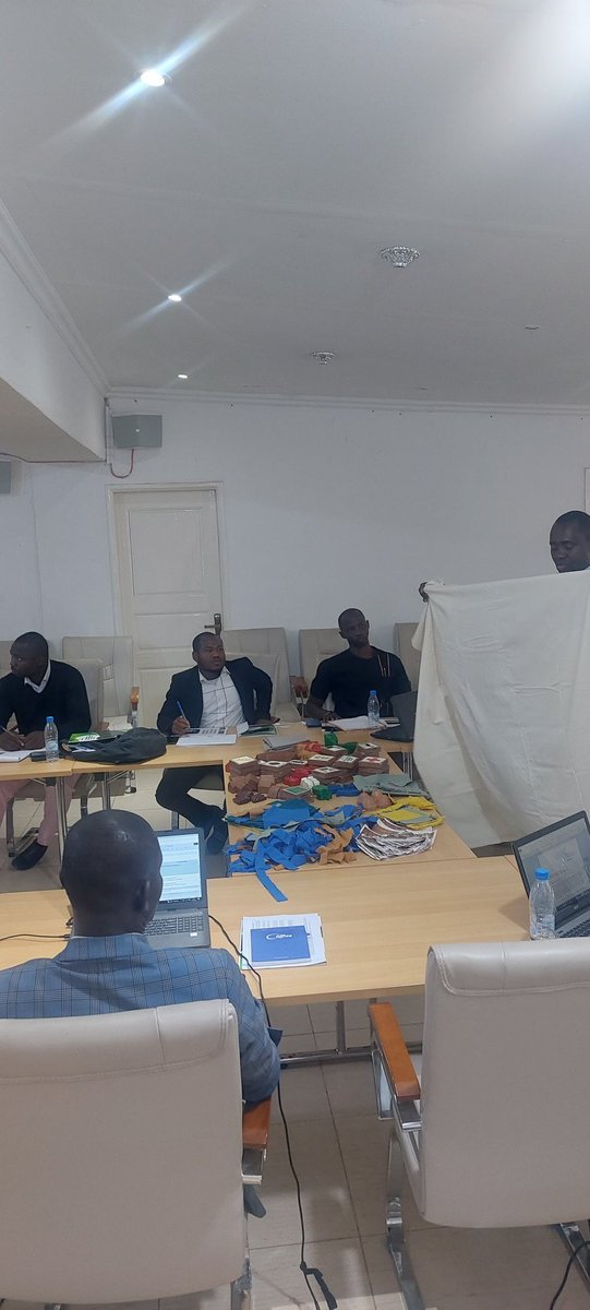 FAOCongo's tweet photo. #PREFOREST Démarrage de la formation en cartographie participative nécessaire à l'identification des terres disponibles. L'objectif est de renforcer les capacités des animateurs & cartographes participant au projet. #Agroforesterie #énergiedurable @theGCF @MEF_Congo @FAOAfrica https://t.co/H2TCkPWxxC