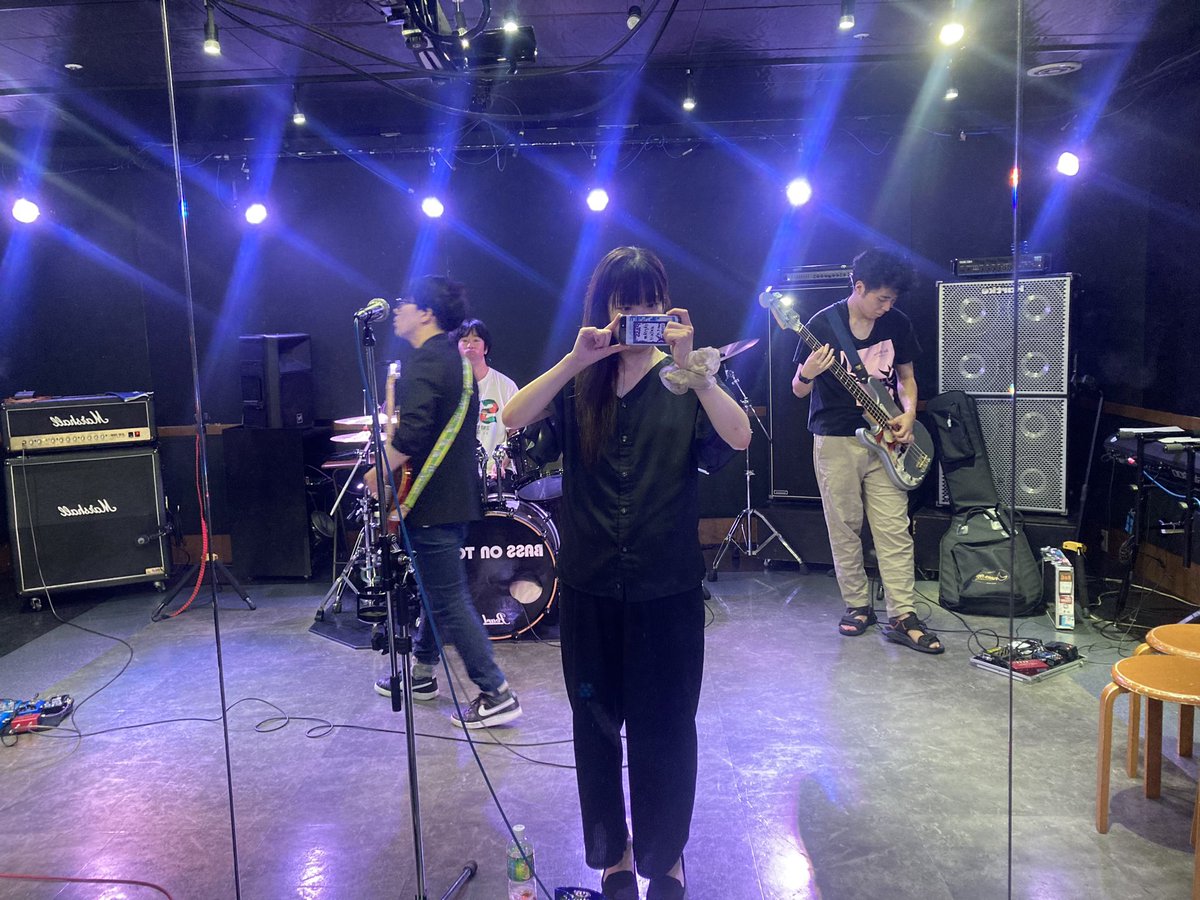 meeetanx17's tweet photo. 本日は今週末7/30(日)に梅田Zeelaで開催されるJAM fes大阪に向けての #POPRUN リハでした！

Vo.めー
Gt.まっち@matchzakiko 
Ba.なも@namo_crisis3 
Dr.まさひろ@ak_masahiro 

トリ前の16:40〜出演します
何卒お願いします！

当日はわたしたちと一緒に楽しみましょー！

※動画の曲はやりまへん！ https://t.co/o0QCZ4NOYM