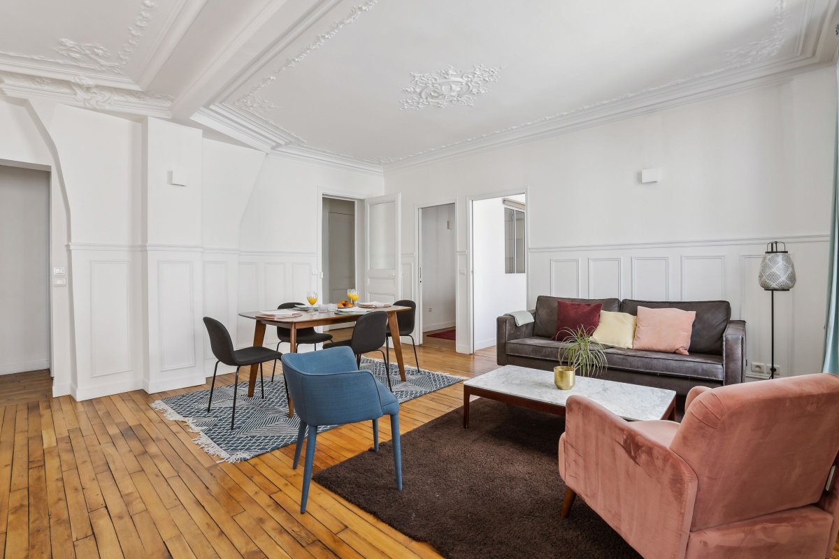 TheUpperKey's tweet photo. Le Marais Luxury: Where Parisian Elegance Meets Modern Comfort 🇫🇷
This sophisticated apartment in the historic Le Marais marries old-world allure with contemporary comfort.
.
.
.
#UpperKey #UpperKeyParis #UpperKeyProperties #FurnishedRental #stayinstyle #AirbnbConcierge https://t.co/TZmPtCPMa2