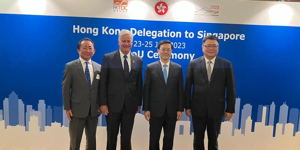 unleashingideas's tweet photo. In Singapore, GEN president @Jortmans signed an MOU with the Hong Kong Science and Technology Park to support entrepreneurship across ASEAN countries. 

L to R: Hiro Nishiguchi (GEN Japan), Ortmans, John Lee, (Chief Executive of Hong Kong),  Dr. Sunny Chai, Chair of HKSTP. https://t.co/j2KSgXT5JW
