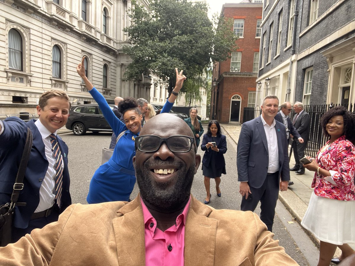 Ed Accura tweet media