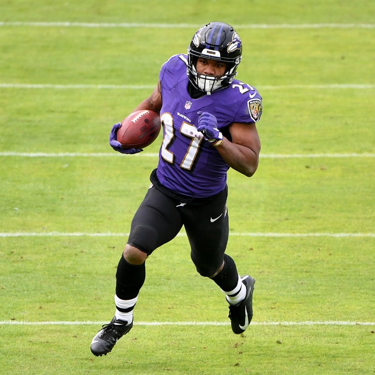 INSANE: JK Dobbins is an OFFENSIVE WEAPON and was extremely valuable to the #Ravens that they sat him out in week 18 to make sure nothing could happen to him before playoffs despite having a shot at home-field advantage. From weeks 14-17 last season Dobbins has 397 rushing…