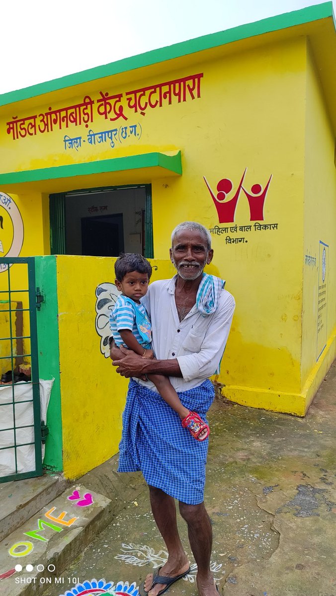 Meet Ranju Ram, the super cool 62yr grandfather defying stereotypes! Every day, he joyfully carries his grandson to the anganwadi center. Embracing love, care, and smashing gender norms like a champ. @narendramodi @DistrictBijapur @bijaduteer @WCDCgGov @smritiirani