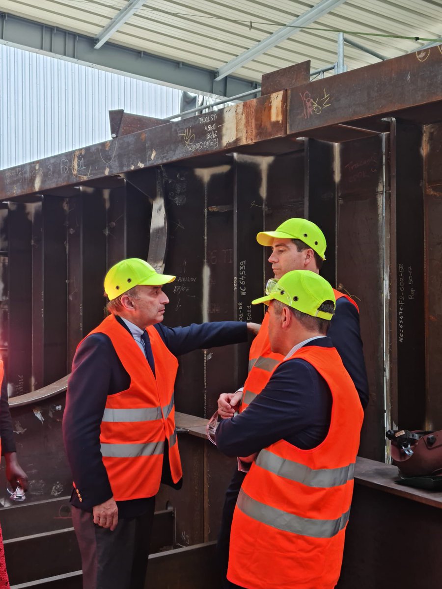 #Industrie | <a href="/becht_olivier/">Olivier Becht</a> a terminé son déplacement dans le Lot en visitant en l’entreprise Matière à Bagnac-sur-Célé. Cette entreprise familiale produit plusieurs éléments de haute technologie parmi lesquels figurent les poutres reconstituées soudées.