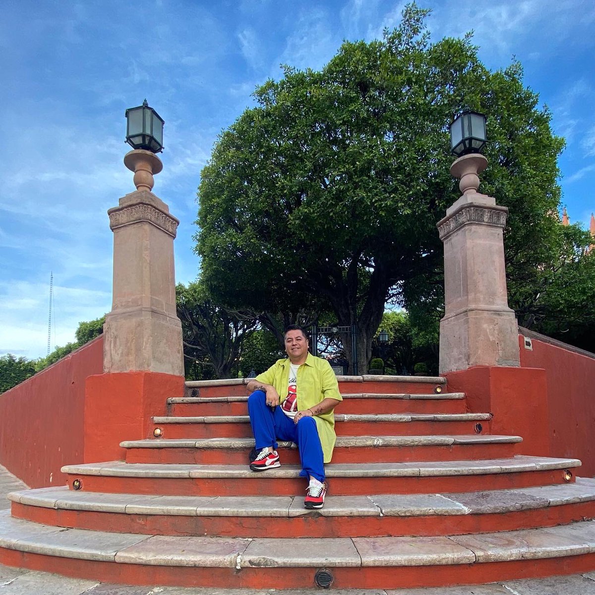 pacogranados's tweet photo. Justo a la mitad de @giffmx 🫶🫶🫶🫶 @SarahHochMex #projectGlamoure + #BJXMODA espacio de promoción para los diseñadores de #Guanajuato https://t.co/Y8ol2RgwyW