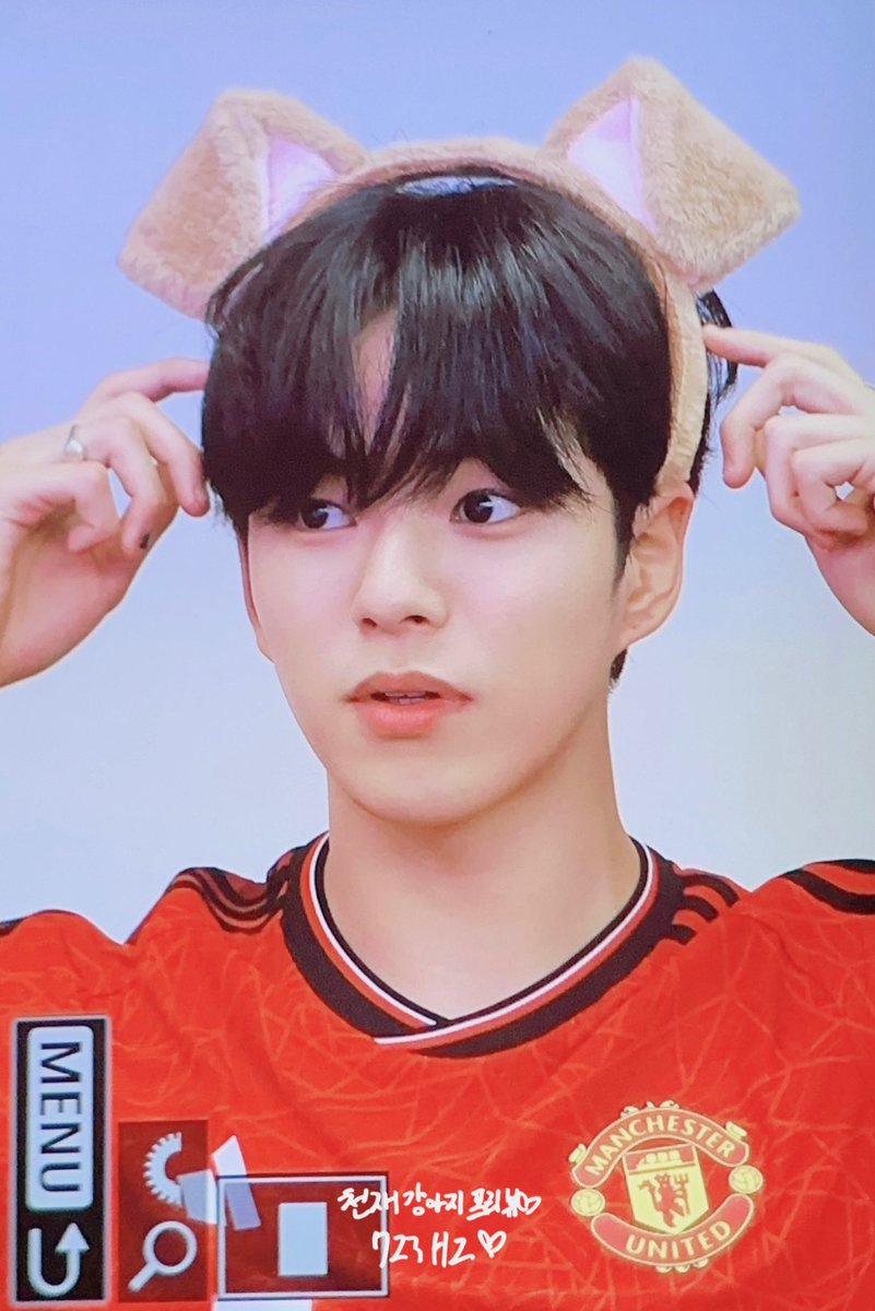 jaesahicats's tweet photo. my puppy and cat 🥺 https://t.co/s0EfYpjjeR