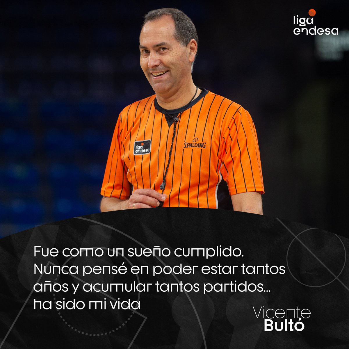 ACBCOM's tweet photo. 🖋️ 𝙑𝙞𝙘𝙚𝙣𝙩𝙚 𝘽𝙪𝙡𝙩𝙤́: 𝙀𝙡 𝙨𝙞𝙡𝙗𝙖𝙩𝙤 𝙮 𝙡𝙖 𝙫𝙞𝙙𝙖.

Bultó cuelga el silbato tras 8⃣5⃣1⃣ partidos en #LigaEndesa (5⃣º en el ranking absoluto), tras un camino tan duro como soñado que le llevó de la nieve de Carmelitas a la historia de la acb.

🔗 https://t.co/yva8XyPRH1