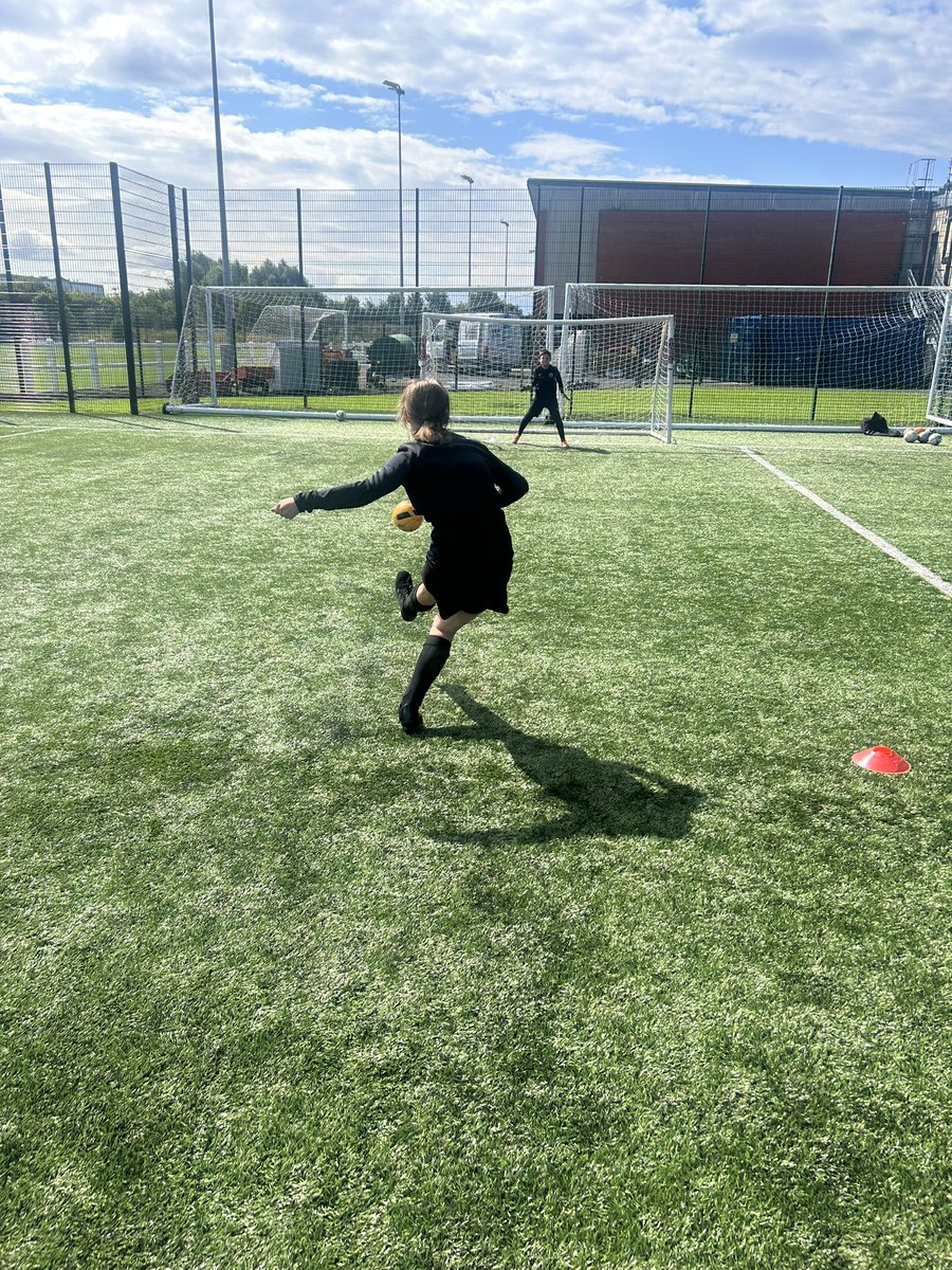 Our <a href="/TheOneGloveCo/">The One Glove Co</a> holiday course GK’s we’re working to improve on their shot stopping 

🧤Long range shot stopping
🧤Angled shot stopping
🧤Reaction saves
😀 Lots of fun and lots of saves 

We look forward to another fun packed day tomorrow 🧤🔥
#trainplaywearone