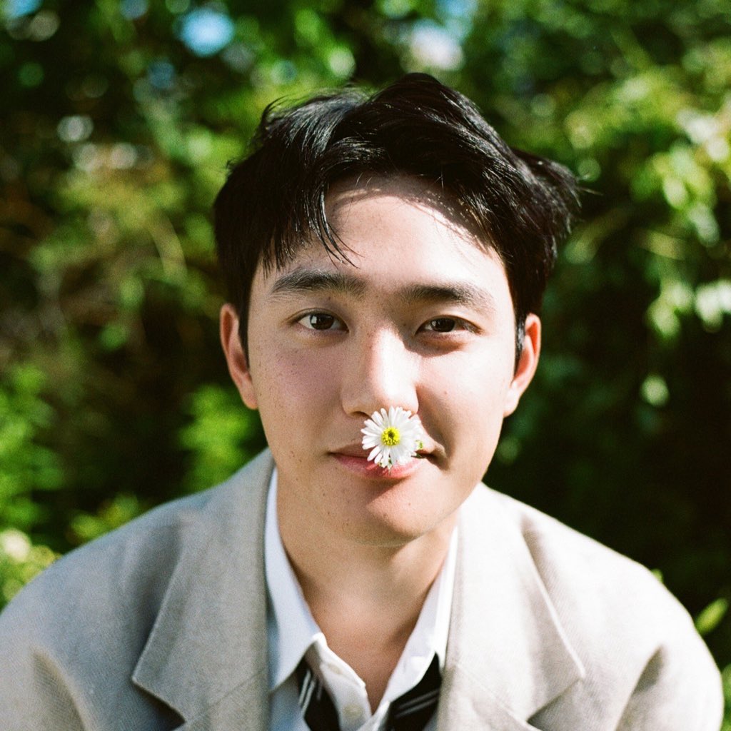 PopBase's tweet image. 2 years ago today, EXO's D.O. released his debut solo album ‘공감 (Empathy).’