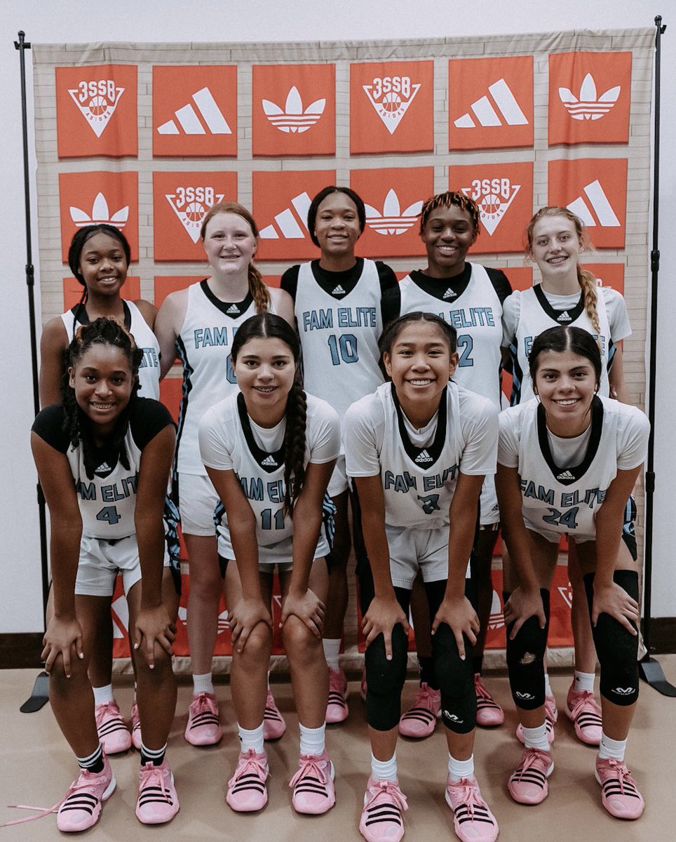 Coachdomo_24's tweet photo. What a great season it was on the @3SSBGCircuit

We grew a lot this summer and we still have so much room to grow!!
Until next time……

/ / / @FAMeliteGBB @LawrencePaye @CoachAZuniga @jacksonjada_2 https://t.co/ChoX3rW69G