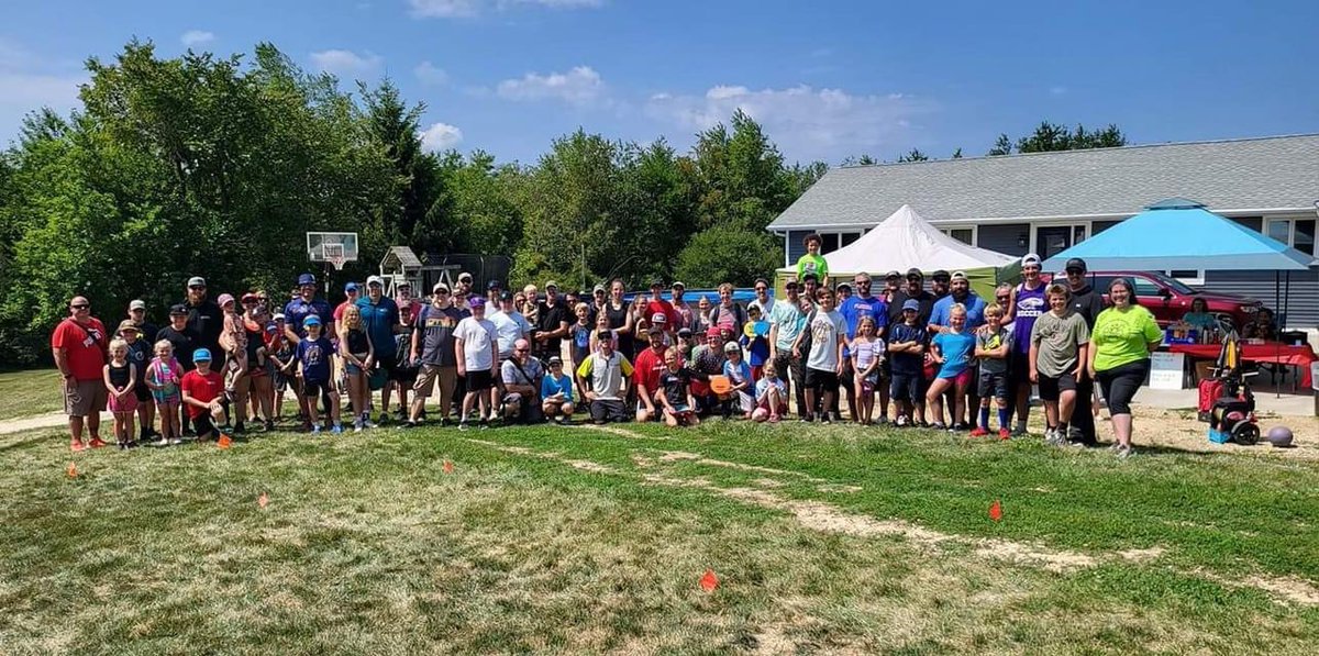 ThrowPink's tweet photo. βWe hosted the largest Juniors only event in Wisconsin in well over a decade! It was a stop for the Wisconsin Three Ring junior series. We had so many good players out here today! We had kids from all over! One from Texas, and one from Germany!!!β - Genevieve Davis #TeamThrowPink https://t.co/LZkwHLpL2m