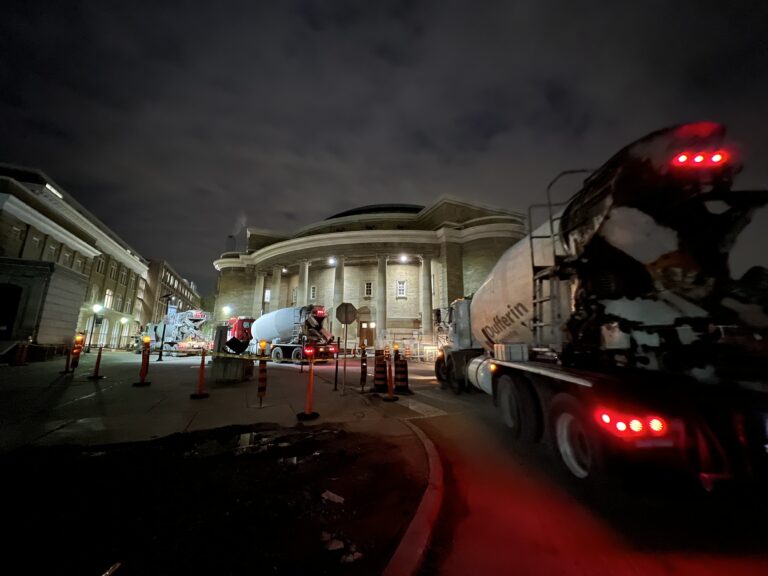 civmin's tweet image. ⚒ Finding new ways to build better & safer structures
The world's first adjustable multidimensional (AMD) #structuraltesting system is coming to @uoft. Our #CivMin Structural Testing Facilities (STF) is experiencing massive renovations.
🖱 Read more: uoft.me/9v0