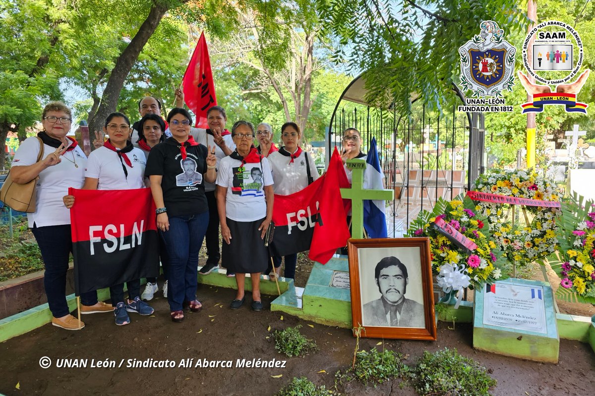 saamunanoficial's tweet photo. Dirigencia del SAAM, realiza entrega de ofrenda floral junto a trabajadores/as administrativos/as de las diferentes Facultades, Edificio Central y ECAV de UNAN-León conmemorando el 46 Aniv. del Tránsito a la Inmortalidad del Cro. Alí Abarca Meléndez  #4419VivaLaRevolución ❤️🖤✊🏼 https://t.co/FdndXtrGne