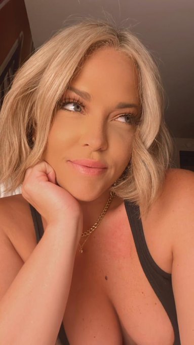 OnlyFans https://t.co/u3IOstn0SM https://t.co/aZo5uSsjsb