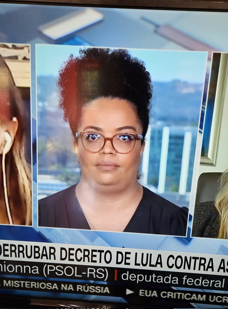 A cara da Basilia quando a senhora deputada branca loira citou a expressão 'mercado negro'.
Espero que ela ganhe insalubridade depois desse debate! 

#CNN #CNNBrasil #LiveCNN