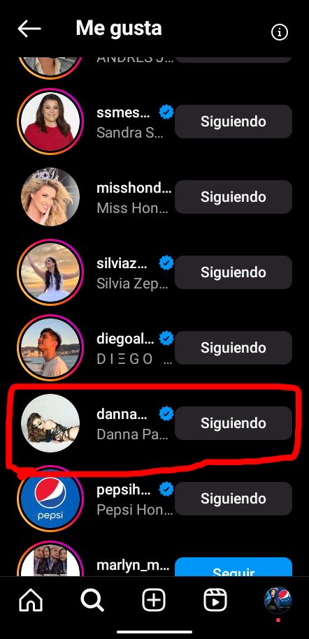 Tan bella la madrina Dannita dándole like a nuestra reina  <a href="/Angiefloreshn/">Angie Flores 💙🎶💜</a>