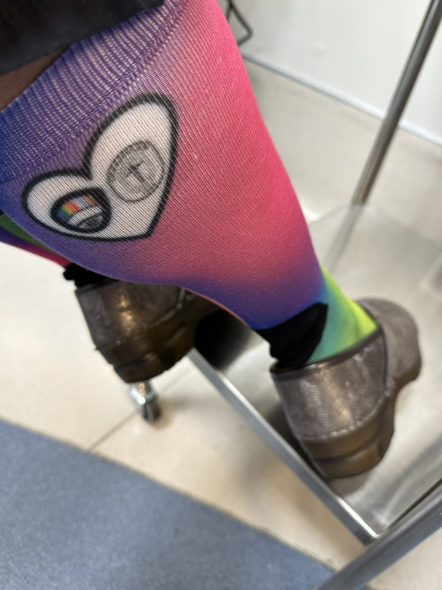 JenniferPlichta's tweet photo. 🩷❤️🧡Loving my new socks!! 💛💚🩵#AWSAOSAPride https://t.co/fybQaCnhpi