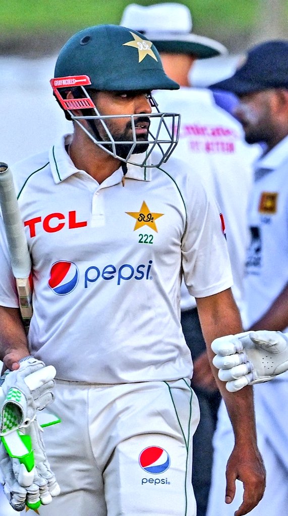 FourthUmpirre's tweet photo. Shot aisi maro k sary fanclubs roo parain https://t.co/AYxtGsNbZ1