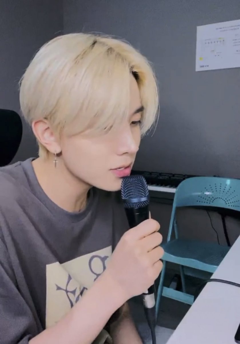 EN7ernally's tweet photo. we finally got heeseung’s long ‘i’m so tired’ by troy sivan and lauv version 😭😭😭 https://t.co/c4kAkDIIBh