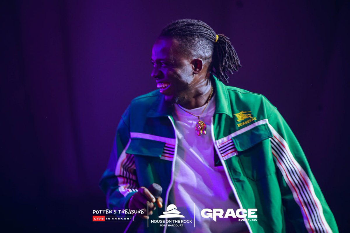 HOTRphc's tweet image. Just when we thought the concert was over, Pastor Lanre Oluseye pleasantly surprised us by introducing The Roro King himself - @Akpororo , who was visiting. Apkororo delivered an absolute Niger Delta African-style of praise. 

#GraceOverflow
#PottersTreasureLiveInConcert