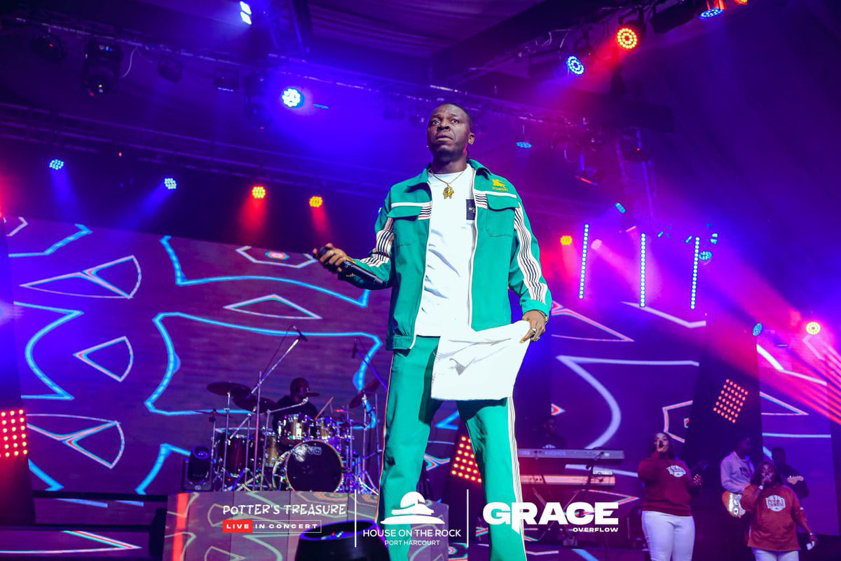 HOTRphc's tweet image. Just when we thought the concert was over, Pastor Lanre Oluseye pleasantly surprised us by introducing The Roro King himself - @Akpororo , who was visiting. Apkororo delivered an absolute Niger Delta African-style of praise. 

#GraceOverflow
#PottersTreasureLiveInConcert