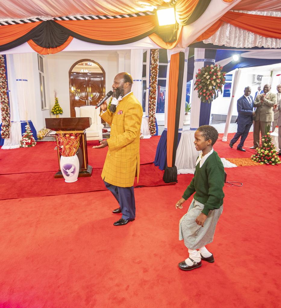 OtienoJackB's tweet photo. #VerifiableMiracles

NAMIRAA, SINCE 2020 IS STILL WALKING AND GOING TO SCHOOL. THIS IS 2023. SEE THE TIME WHEN SHE WALKED IN 2020 https://t.co/QxiB0OGIYD