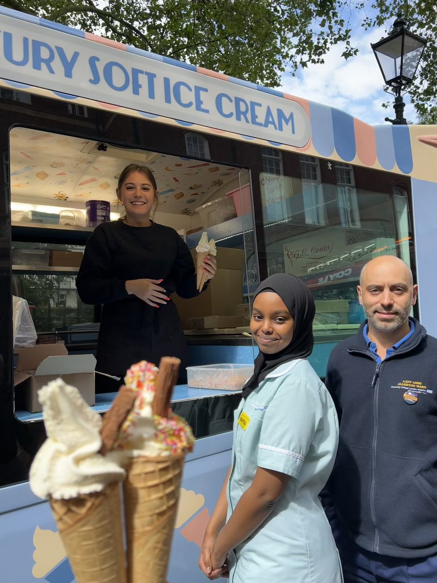 Sugar rush, on ice cream high! Thank you CBRE, Team LAA enjoyed it 😊😉🍦 #OneUCLH <a href="/lindaflynn51/">linda flynn 💙</a> <a href="/CBRE_UK/">CBRE UK</a> <a href="/QSNeurosurgery/">Queen Square Neurosurgery</a>