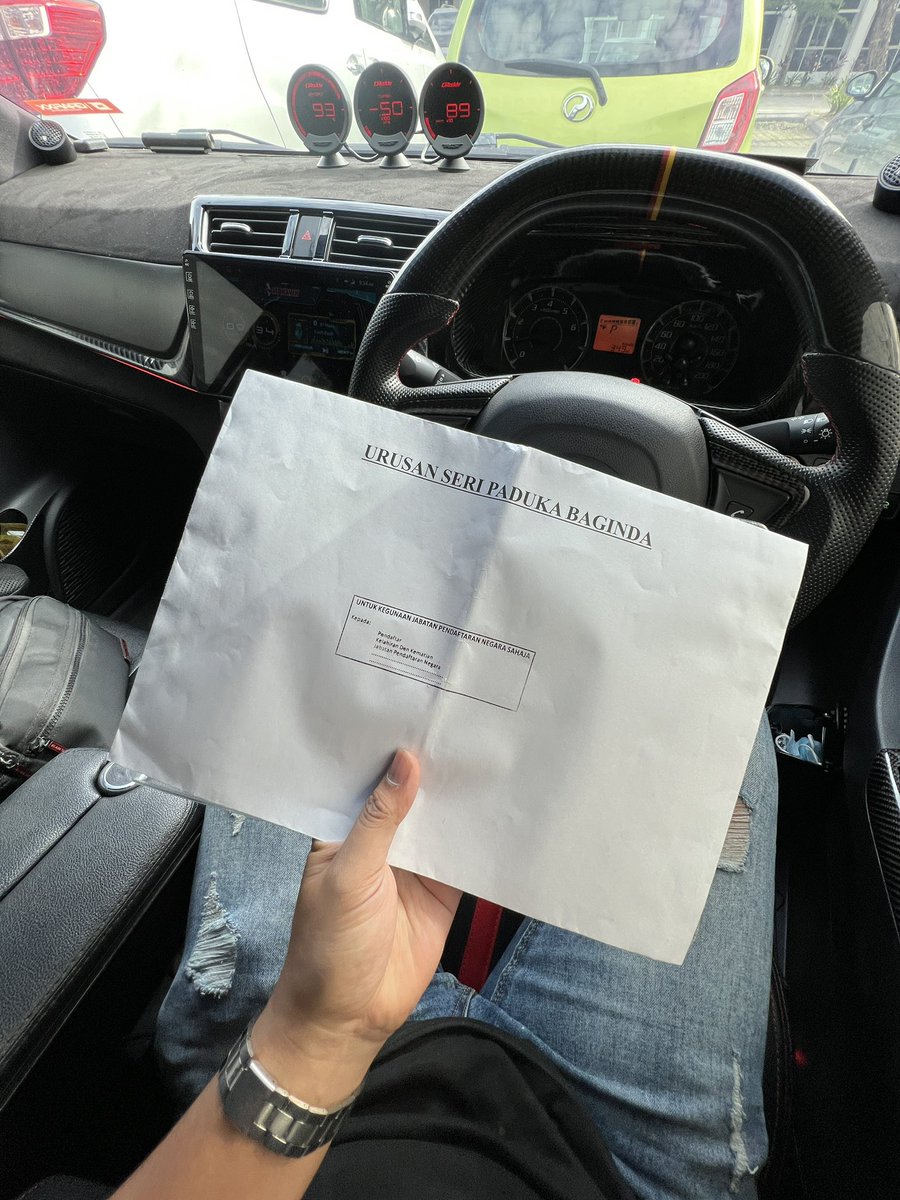 AkeemSharyzal's tweet image. Step register nama anak.

Nanti bila lepas wife dah discharge dari hospital bersalin

1. Dr akan bagi satu surat yang bertajuk "Urusan Seri Paduka Baginda"

(Surat ni tak boleh bukak, JPN yang akan bukak depan kita nanti)

2. Lepastu photostate perkara yang disuruh highlight pink